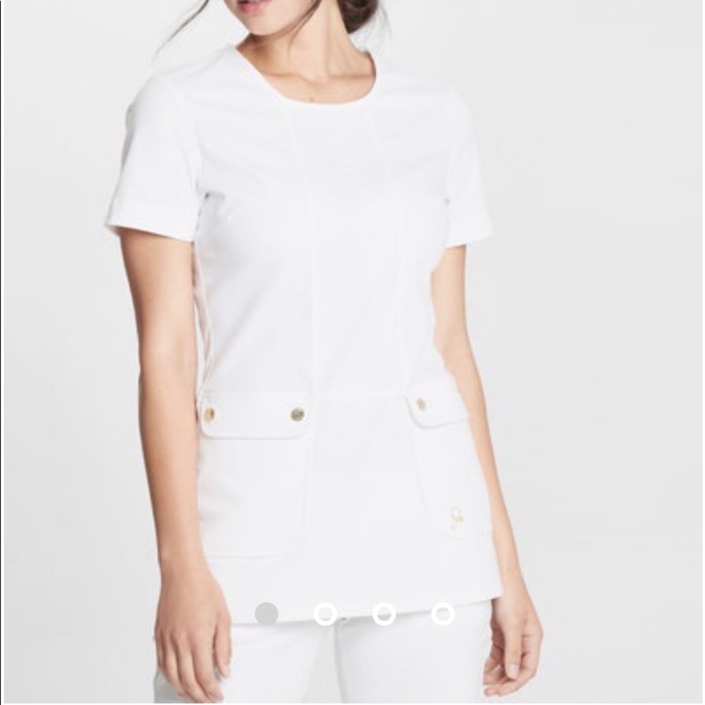 Jaanuu  scrub top xs white snap pocket tunic
